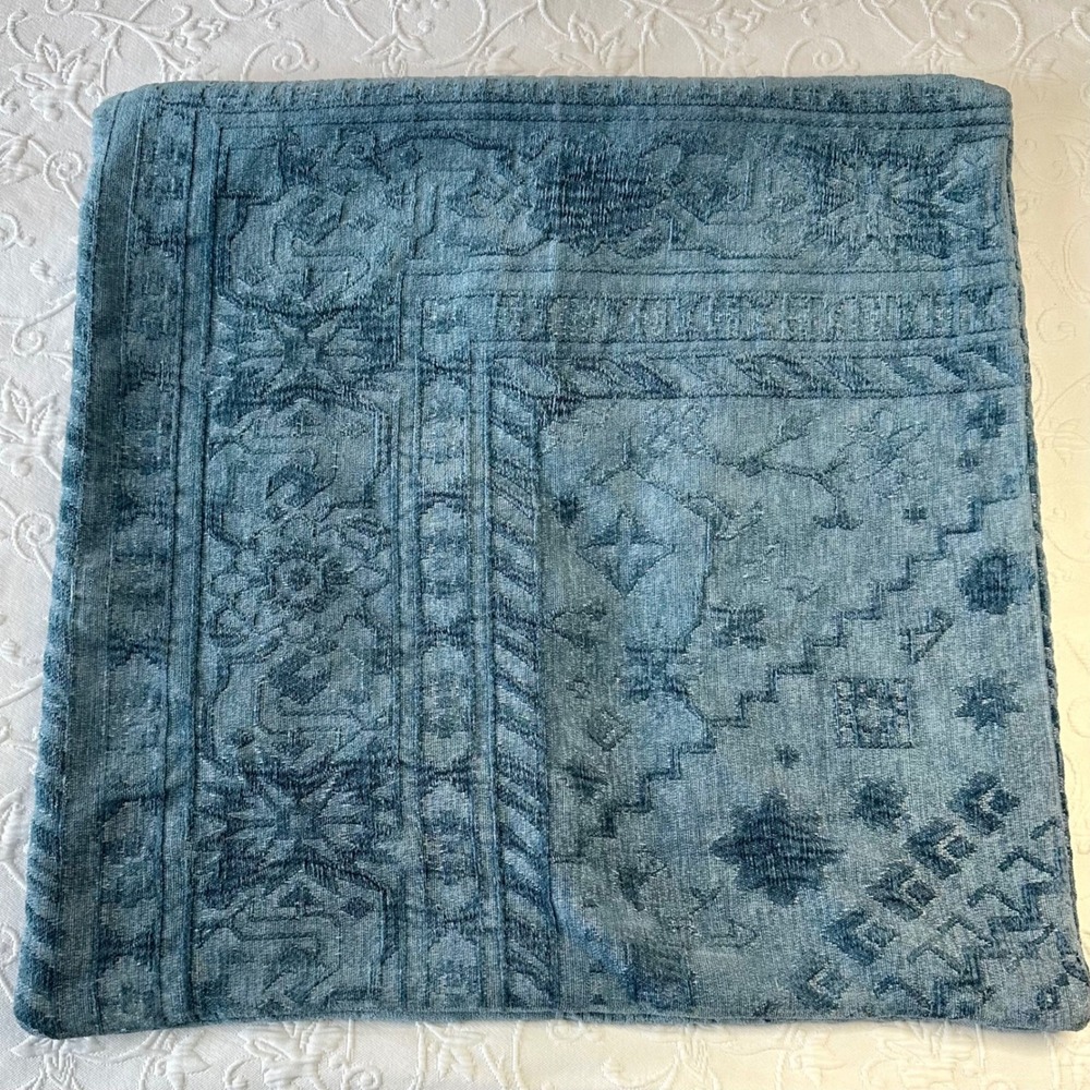 Pottery Barn Romilly Blue Embroidered‎ Persian Medallion Pillow Cover 22x22